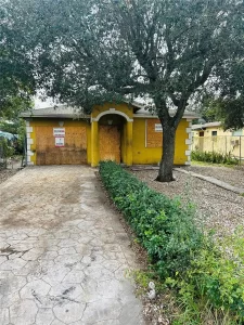 large single garage, paved driveway lined